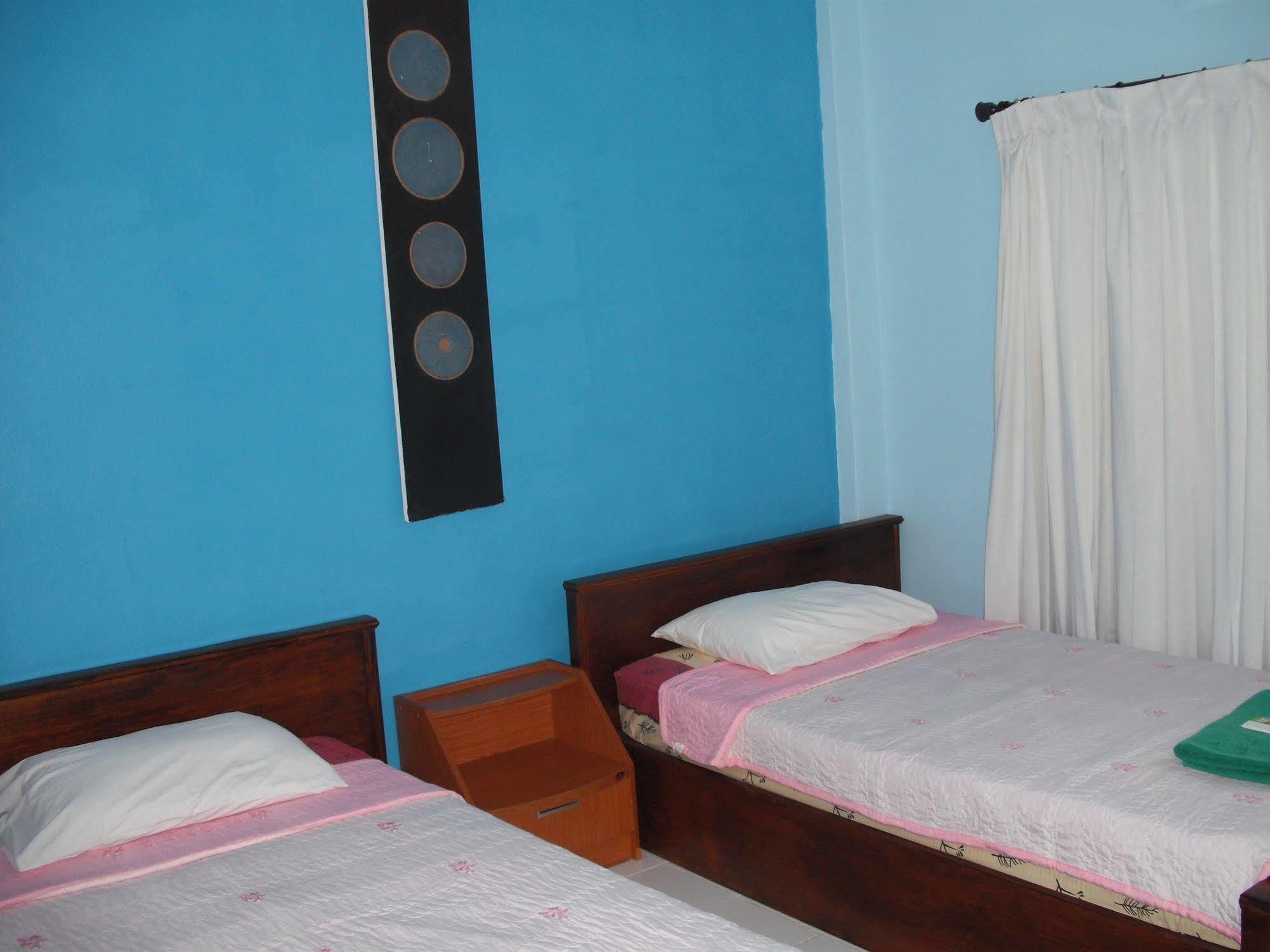 Pineapple Guesthouse Phuket Exterior foto
