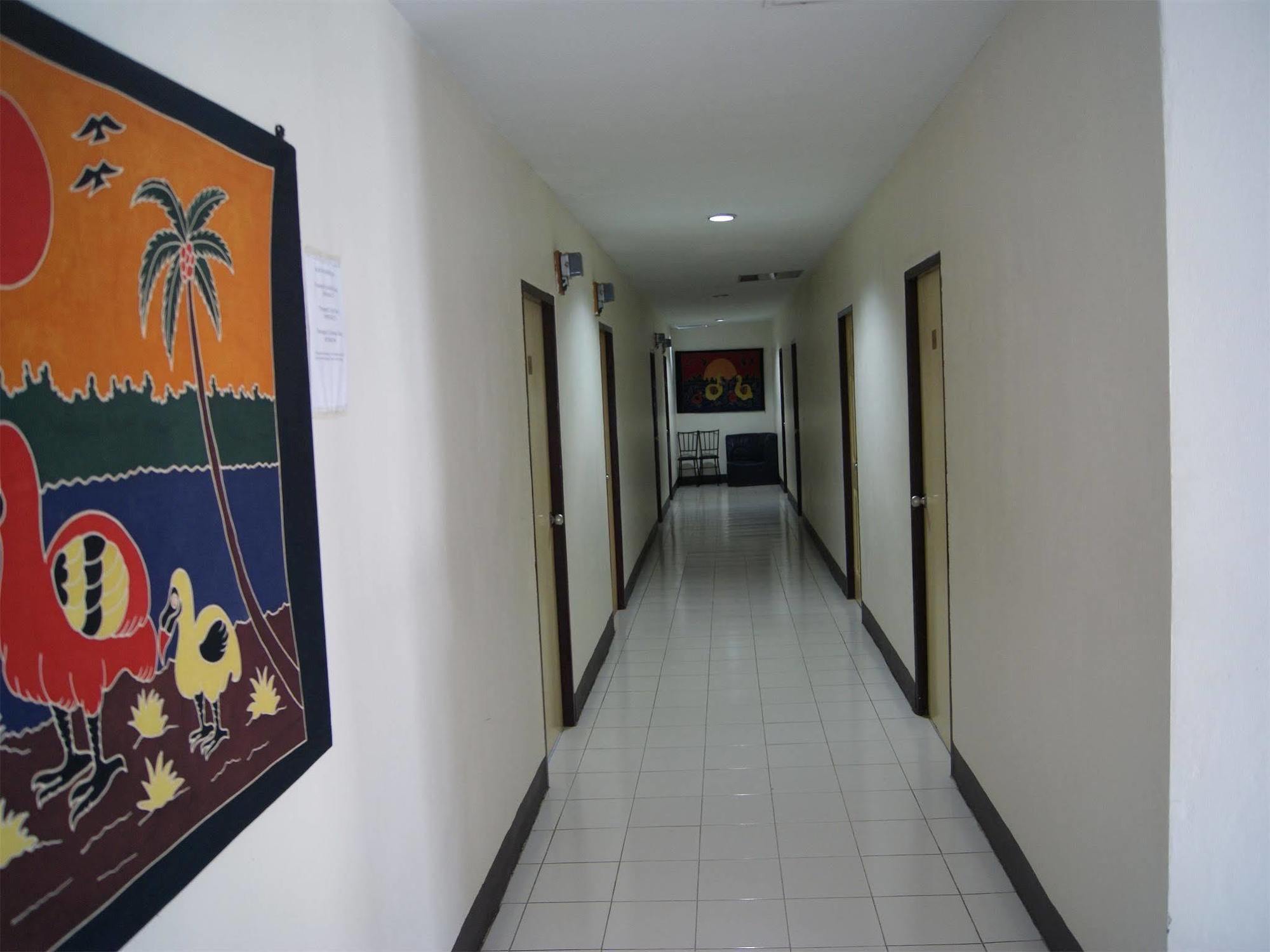 Pineapple Guesthouse Phuket Exterior foto