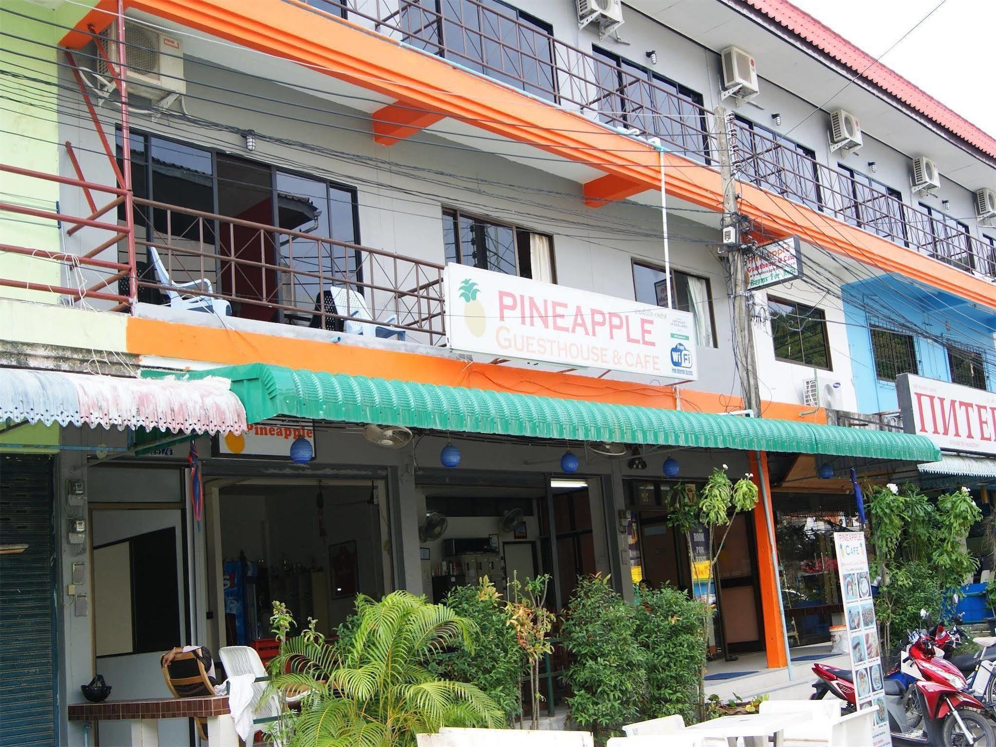 Pineapple Guesthouse Phuket Exterior foto